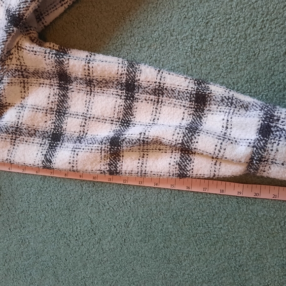 H&M Shacket - Picture 5 of 8